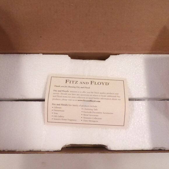 NEW 2004 FITZ & FLOYD HALLOWEEN CERAMIC SMILING GHOST TAPER CANDLE HOLDER SET - Picture 2 of 13